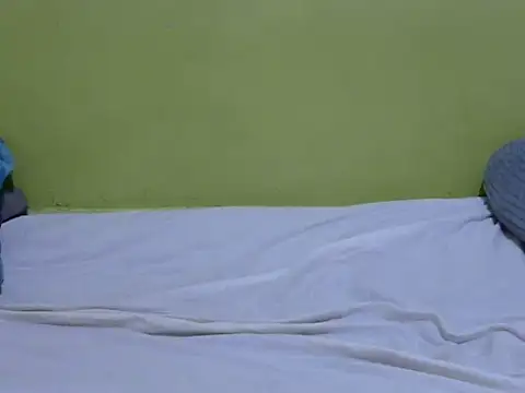 Snapshot of QUEEN-LIZ chatting on November 2025 04:12:01 AM QUEEN-LIZ online show from November 2025 04:12:01 AM