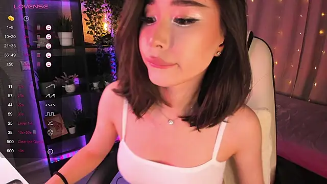 sensualily online show from November 2025 03:33:01 PM