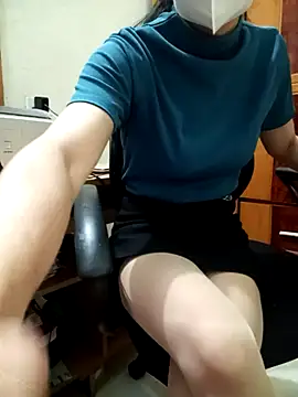 YunLem online show from November 2025 02:22:01 AM