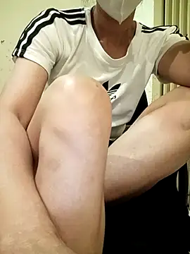 YunLem online show from November 2025 01:29:02 PM