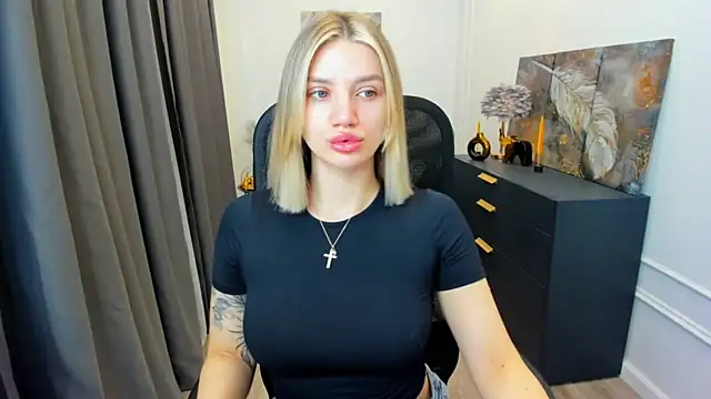 SelenaeMoore online show from April 2026 03:39:01 AM