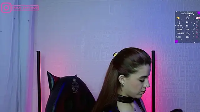 Layla castilloo online show from February 2025 05:09:01 PM