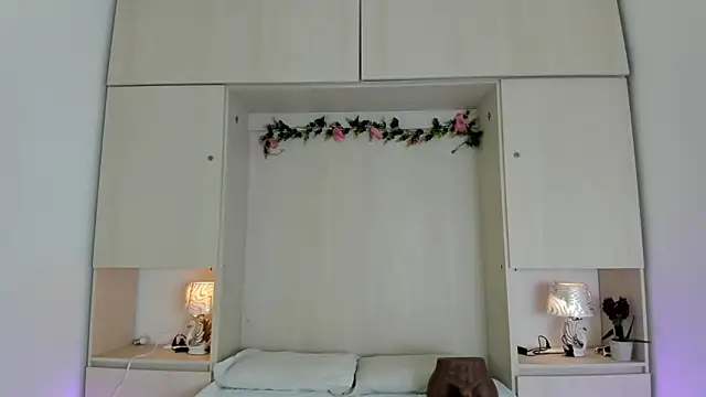 KendallRosse1 online show from March 2026 12:11:01 PM