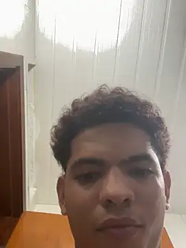 Snapshot of RDbruto chatting on December 2024 01:32:02 AM RDbruto online show from December 2024 01:32:02 AM