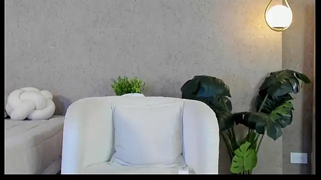 Snapshot of Paulina_Monroy chatting on May 2026 10:37:02 PM Paulina Monroy online show from May 2026 10:37:02 PM