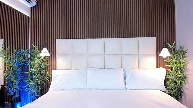 CailynBrowm online show from November 2025 04:33:01 AM