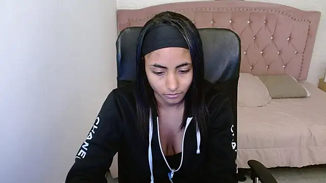 shaneelle online show from March 2025 06:23:01 AM