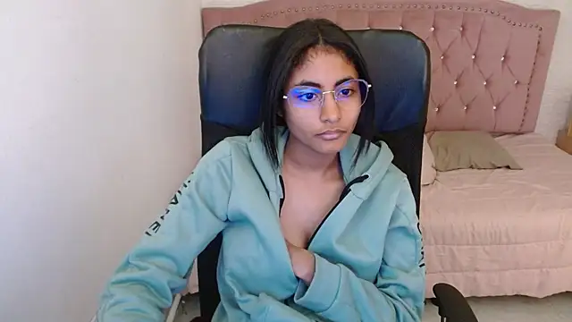 shaneelle online show from March 2025 09:20:02 AM