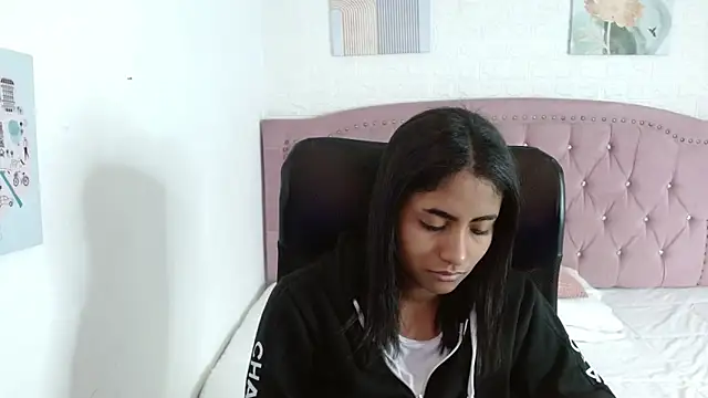 shaneelle online show from September 2025 03:06:02 AM