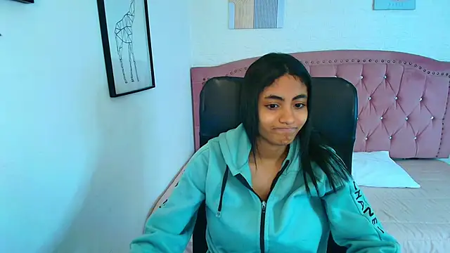 shaneelle online show from December 2025 03:11:01 AM