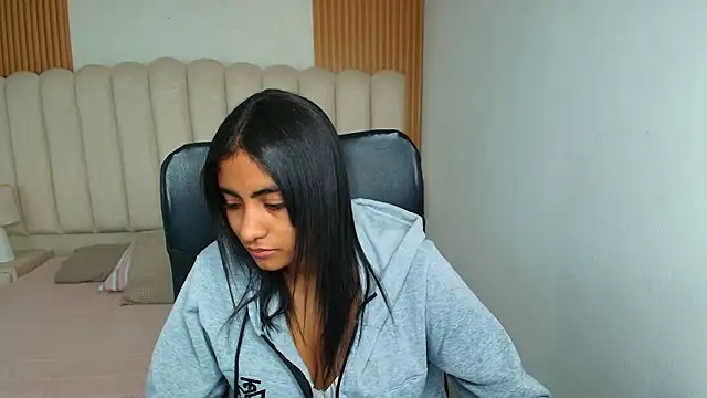 shaneelle online show from February 2026 03:10:01 AM