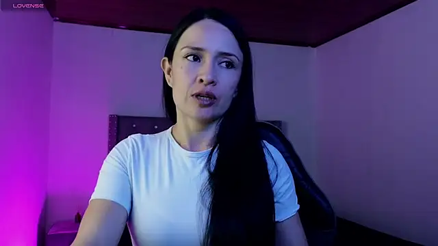 Snapshot of cristal_hilton_10 chatting on December 2025 05:46:02 AM cristal hilton 10 online show from December 2025 05:46:02 AM