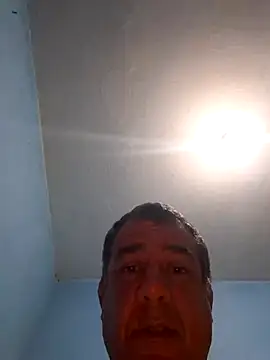 Carlossantos07 online show from April 2026 09:43:01 AM