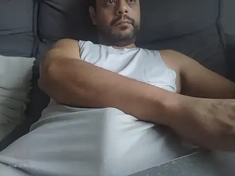 HornyBeachBoyBR online show from September 2025 01:13:01 PM