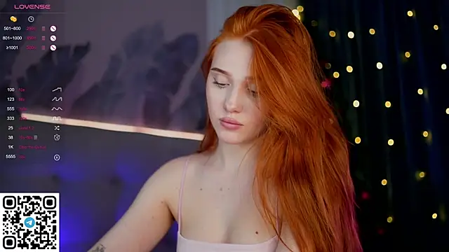 Snapshot of KleinGlif chatting on December 2024 12:13:02 PM KleinGlif online show from December 2024 12:13:02 PM