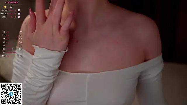 Snapshot of KleinGlif chatting on February 2025 05:04:01 AM KleinGlif online show from February 2025 05:04:01 AM