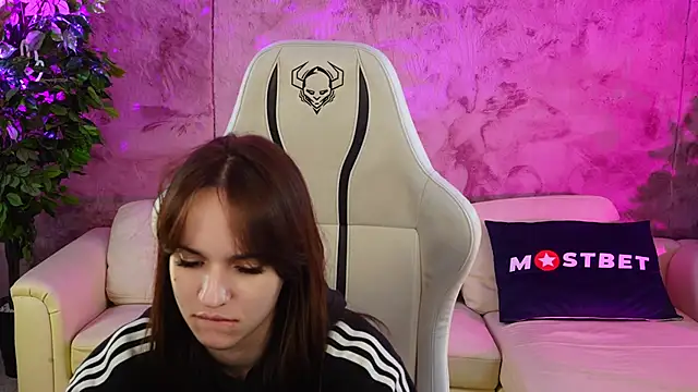 Snapshot of Brendi054 chatting on January 2025 07:39:01 AM Brendi054 online show from January 2025 07:39:01 AM