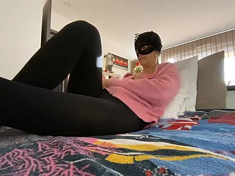 Snapshot of Marilou1983 chatting on December 2024 08:51:02 AM Marilou1983 online show from December 2024 08:51:02 AM