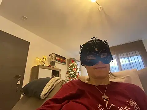 Snapshot of Marilou1983 chatting on December 2024 01:55:02 PM Marilou1983 online show from December 2024 01:55:02 PM