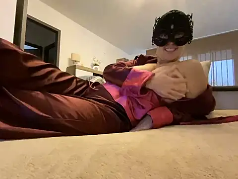 Snapshot of Marilou1983 chatting on February 2025 08:07:02 AM Marilou1983 online show from February 2025 08:07:02 AM