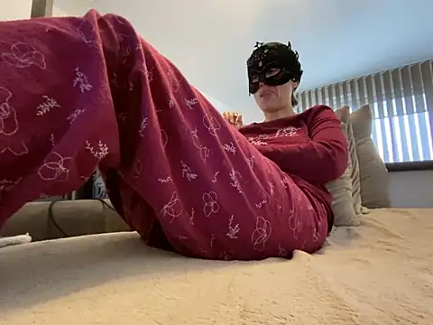 Snapshot of Marilou1983 chatting on February 2025 01:20:01 PM Marilou1983 online show from February 2025 01:20:01 PM