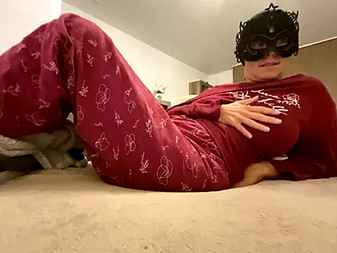 Snapshot of Marilou1983 chatting on September 2025 08:11:02 PM Marilou1983 online show from September 2025 08:11:02 PM