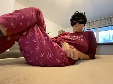 Snapshot of Marilou1983 chatting on October 2025 06:47:02 AM Marilou1983 online show from October 2025 06:47:02 AM