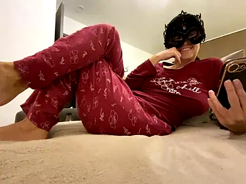 Snapshot of Marilou1983 chatting on November 2025 04:28:01 PM Marilou1983 online show from November 2025 04:28:01 PM