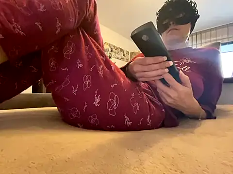 Snapshot of Marilou1983 chatting on December 2025 08:43:01 AM Marilou1983 online show from December 2025 08:43:01 AM