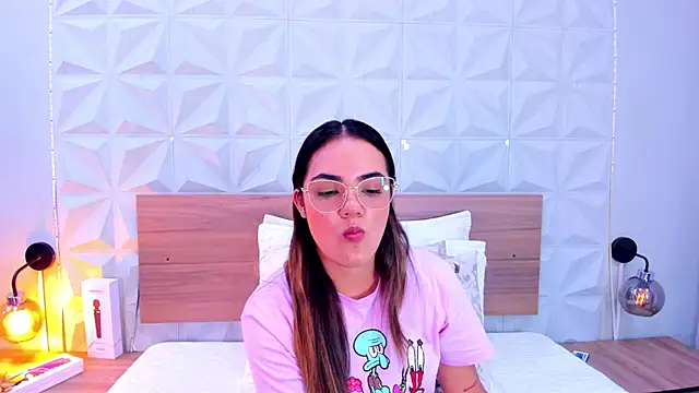 Stacey white  online show from October 2025 07:57:02 PM