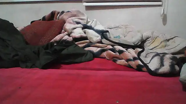 ekimeskim1 online show from January 2026 06:35:01 PM