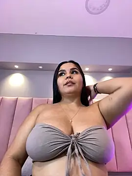 Snapshot of KeilyRoss chatting on February 2025 10:04:02 PM KeilyRoss online show from February 2025 10:04:02 PM