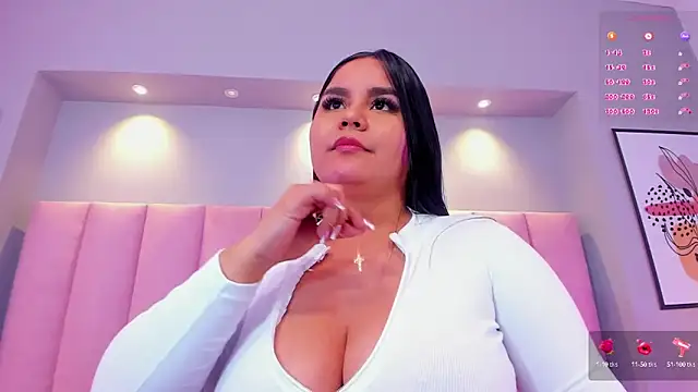 Snapshot of KeilyRoss chatting on February 2025 01:11:02 AM KeilyRoss online show from February 2025 01:11:02 AM