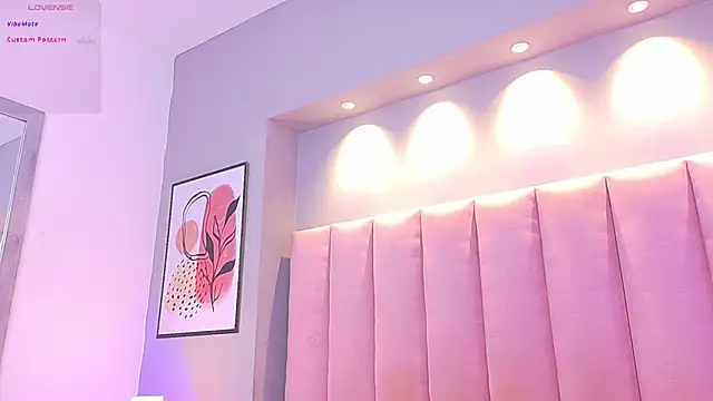 Snapshot of KeilyRoss chatting on October 2025 08:07:01 PM KeilyRoss online show from October 2025 08:07:01 PM