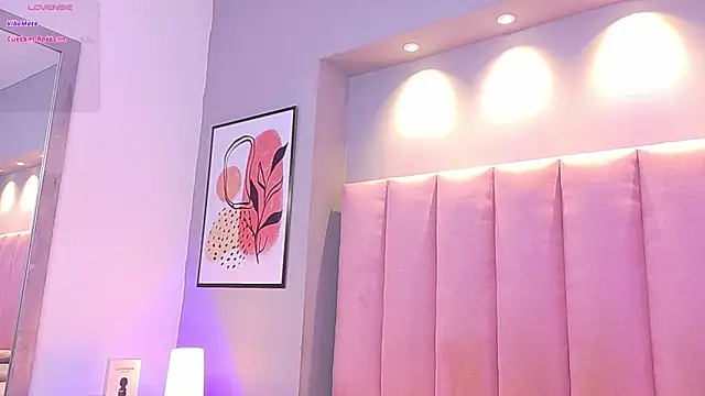 Snapshot of KeilyRoss chatting on November 2025 08:19:01 PM KeilyRoss online show from November 2025 08:19:01 PM