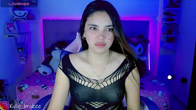 Snapshot of Kylie_brokee chatting on February 2025 09:12:01 PM Kylie brokee online show from February 2025 09:12:01 PM