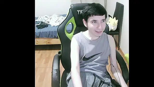 Snapshot of Twink_martinboy chatting on January 2025 01:37:02 AM Twink martinboy online show from January 2025 01:37:02 AM