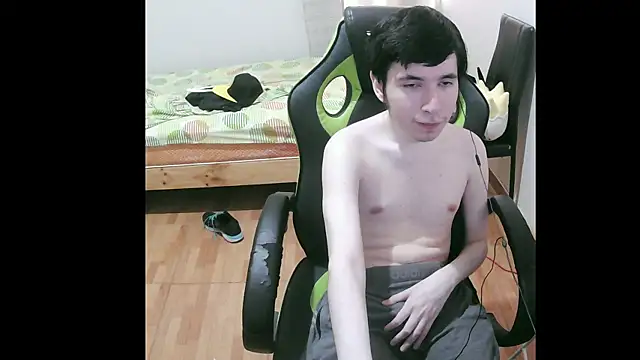 Snapshot of Twink_martinboy chatting on February 2025 10:32:01 PM Twink martinboy online show from February 2025 10:32:01 PM