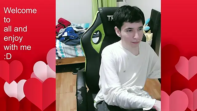 Snapshot of Twink_martinboy chatting on October 2025 02:19:02 AM Twink martinboy online show from October 2025 02:19:02 AM