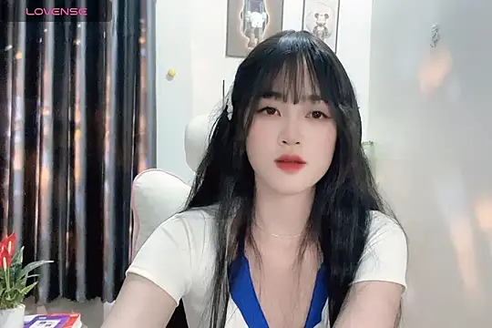 Snapshot of _Aimy_ chatting on January 2025 07:00:02 PM Aimy online show from January 2025 07:00:02 PM