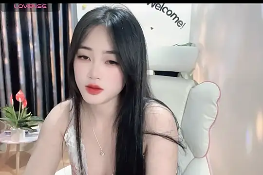 Snapshot of _Aimy_ chatting on February 2025 03:25:01 AM Aimy online show from February 2025 03:25:01 AM