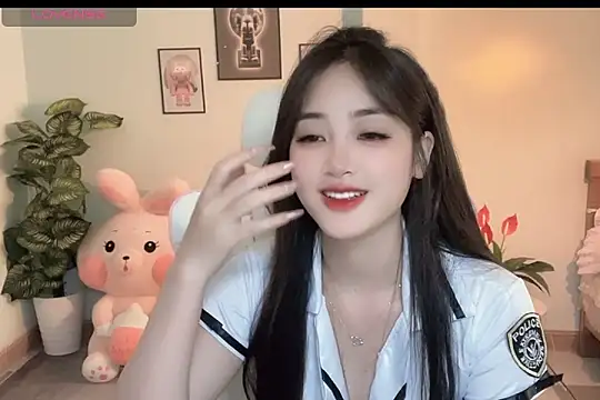 Snapshot of _Aimy_ chatting on October 2025 05:02:02 AM Aimy online show from October 2025 05:02:02 AM