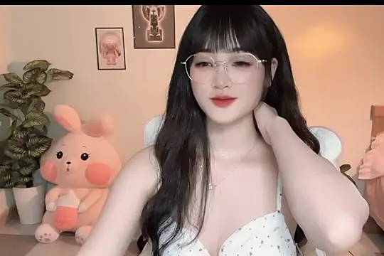 Snapshot of _Aimy_ chatting on October 2025 04:29:01 PM Aimy online show from October 2025 04:29:01 PM