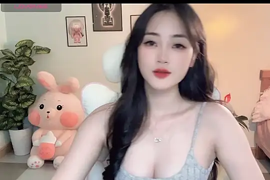 Snapshot of _Aimy_ chatting on October 2025 04:57:02 AM Aimy online show from October 2025 04:57:02 AM