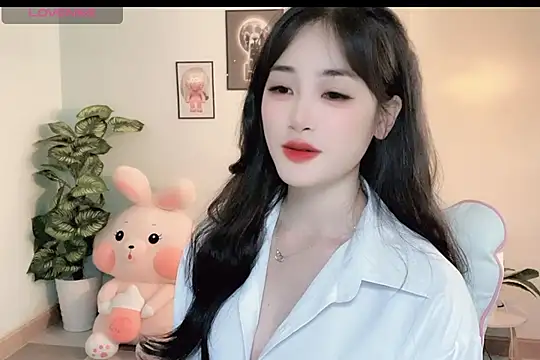 Snapshot of _Aimy_ chatting on October 2025 06:25:01 AM Aimy online show from October 2025 06:25:01 AM