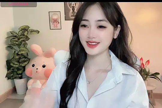 Snapshot of _Aimy_ chatting on October 2025 04:02:02 AM Aimy online show from October 2025 04:02:02 AM