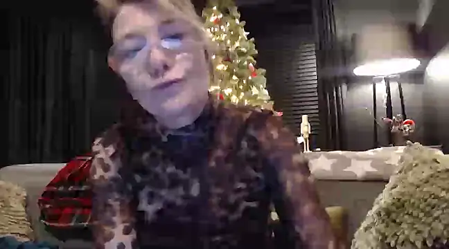 Snapshot of godinflower chatting on December 2024 05:00:01 PM godinflower online show from December 2024 05:00:01 PM