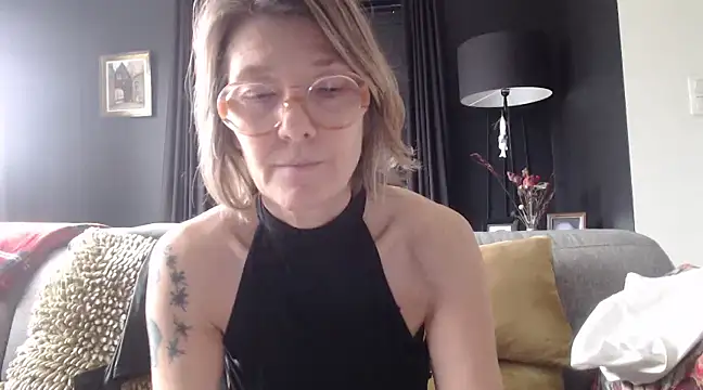 Snapshot of godinflower chatting on January 2025 01:29:01 PM godinflower online show from January 2025 01:29:01 PM