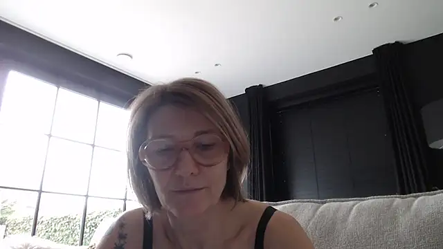 Snapshot of godinflower chatting on February 2025 01:22:01 PM godinflower online show from February 2025 01:22:01 PM