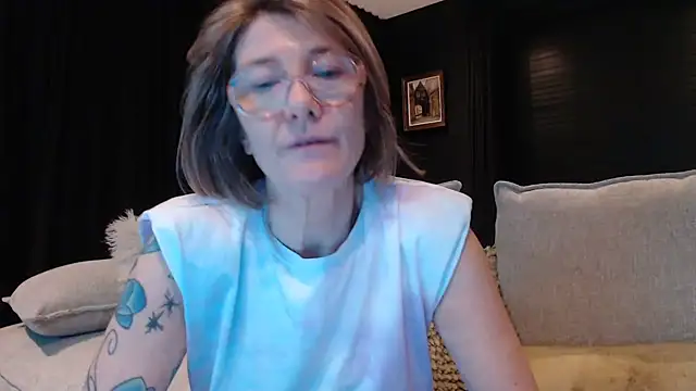 Snapshot of godinflower chatting on February 2025 07:27:02 PM godinflower online show from February 2025 07:27:02 PM